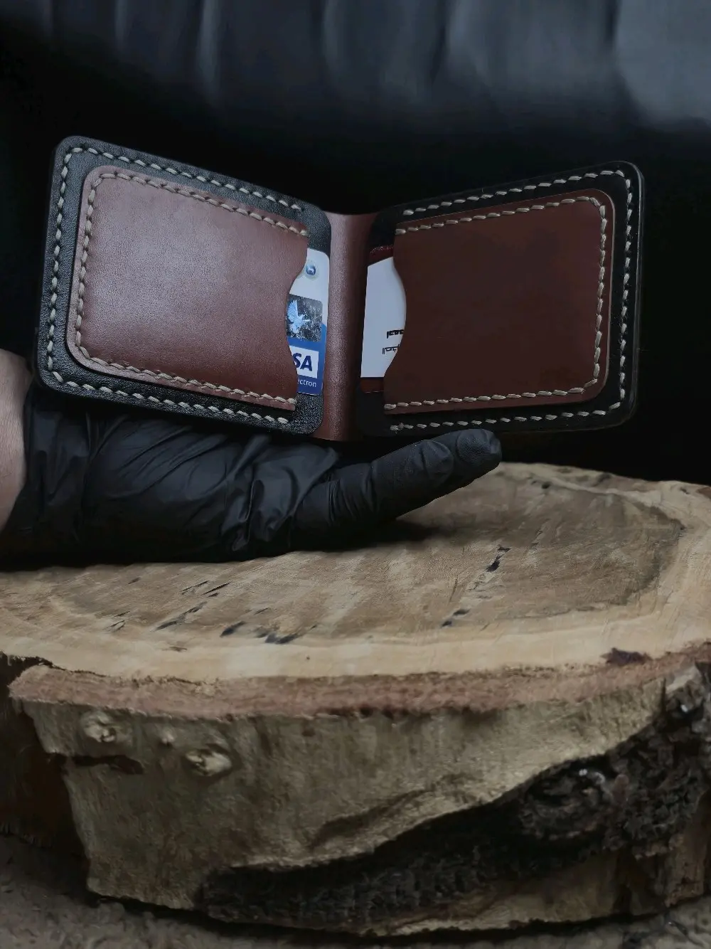 محافظ جلد طبيعي هاندميد