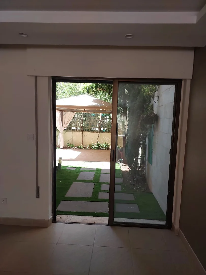 gallery 10