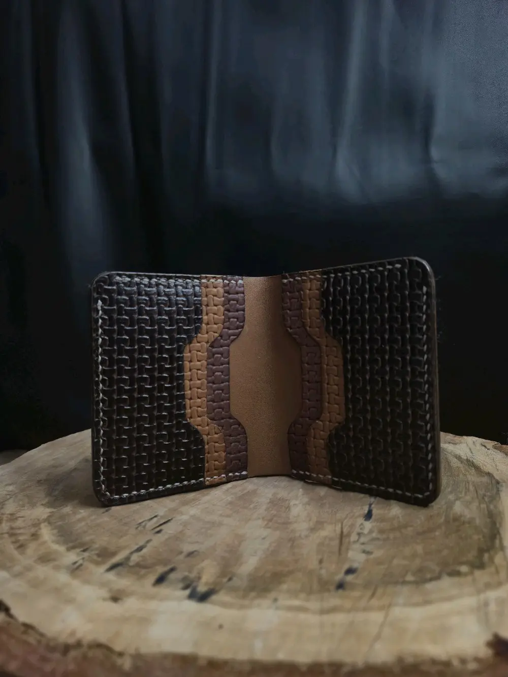 محافظ جلد طبيعي هاندميد