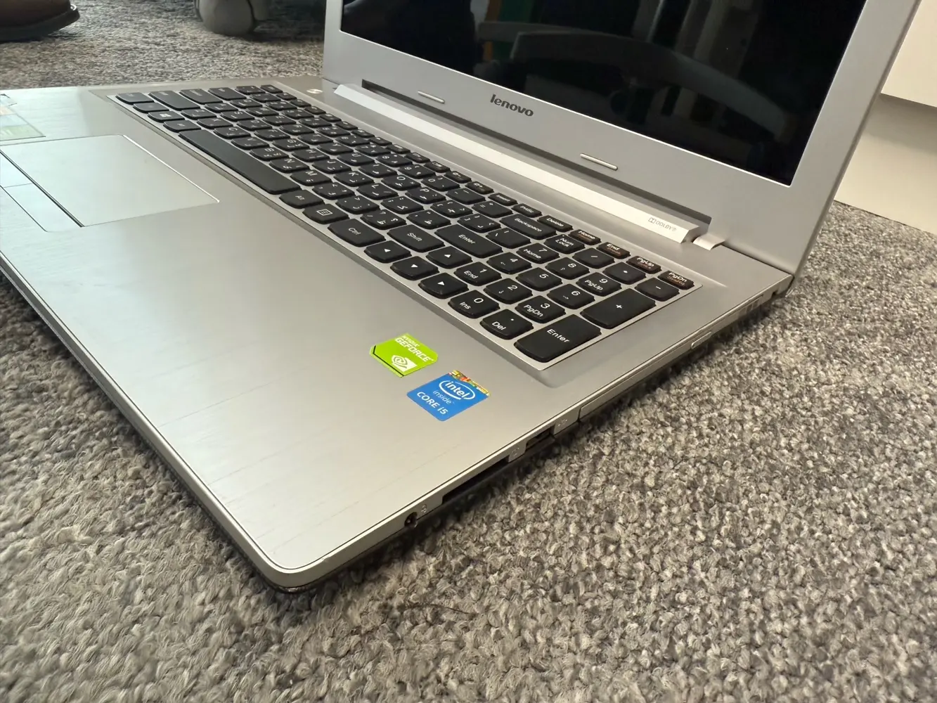 Laptop Lenovo لاب توب