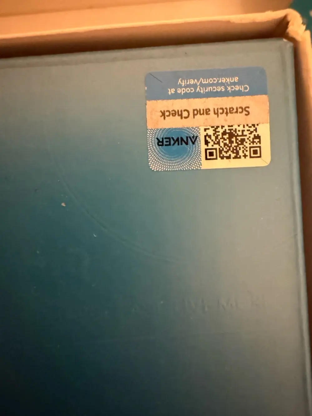 شاحن Anker جديد للبيع