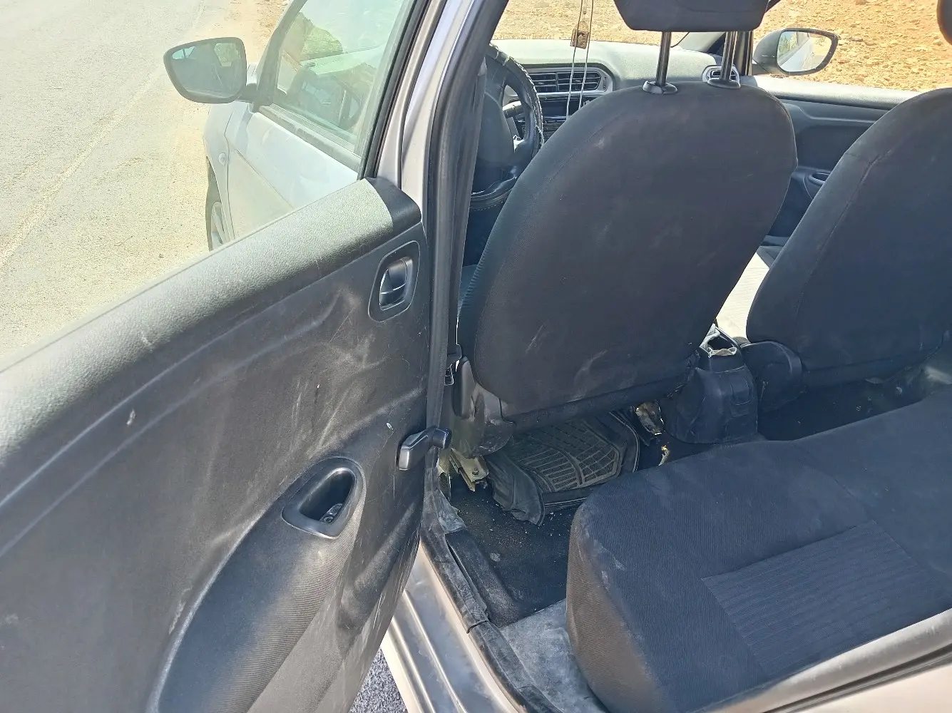 سيارة بيجو 301 موديل 2014 للبيع بسعر ممتاز