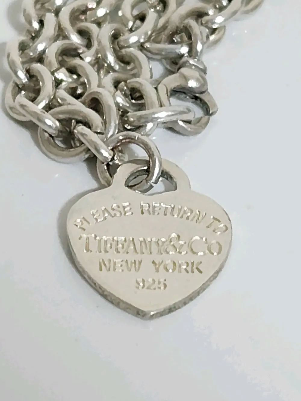 قلادة تيفاني آند کو