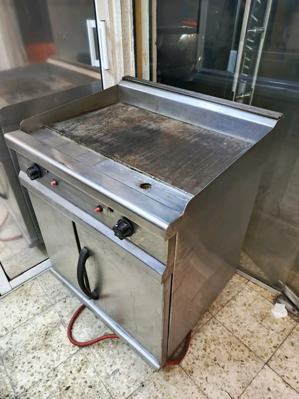 عده مطعم للبيع