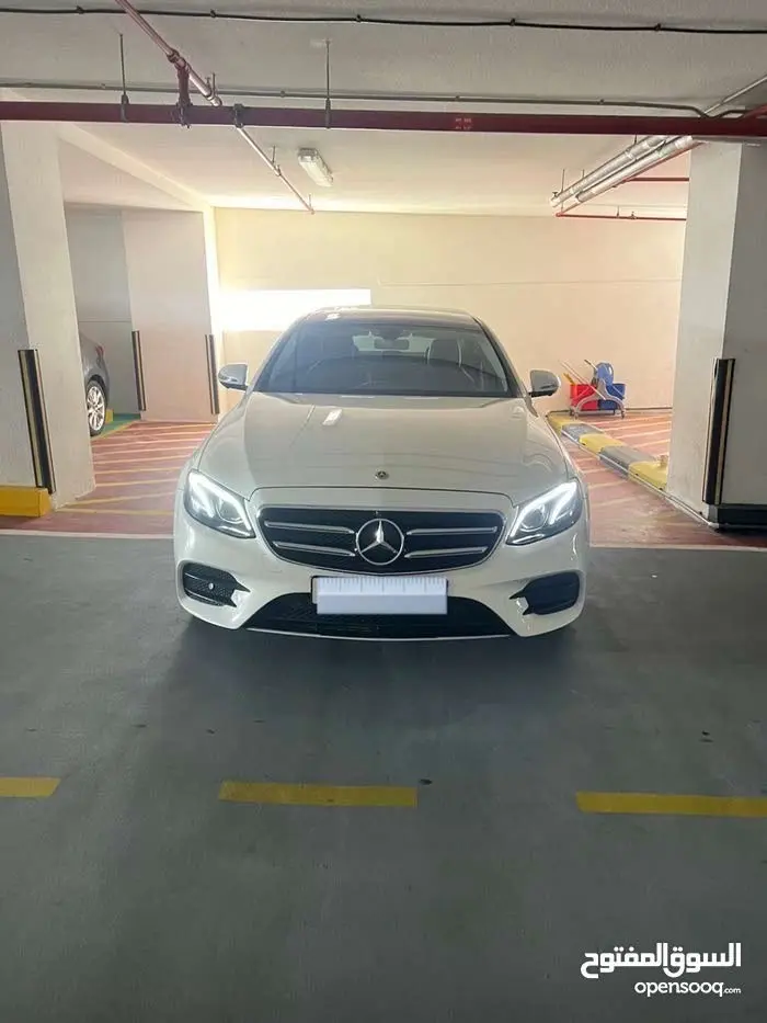 مرسيدس E300 لؤلؤي