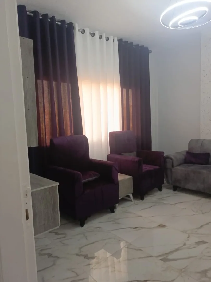 طقم كنب تجاري مش تفصيل بحالة جيد جدا