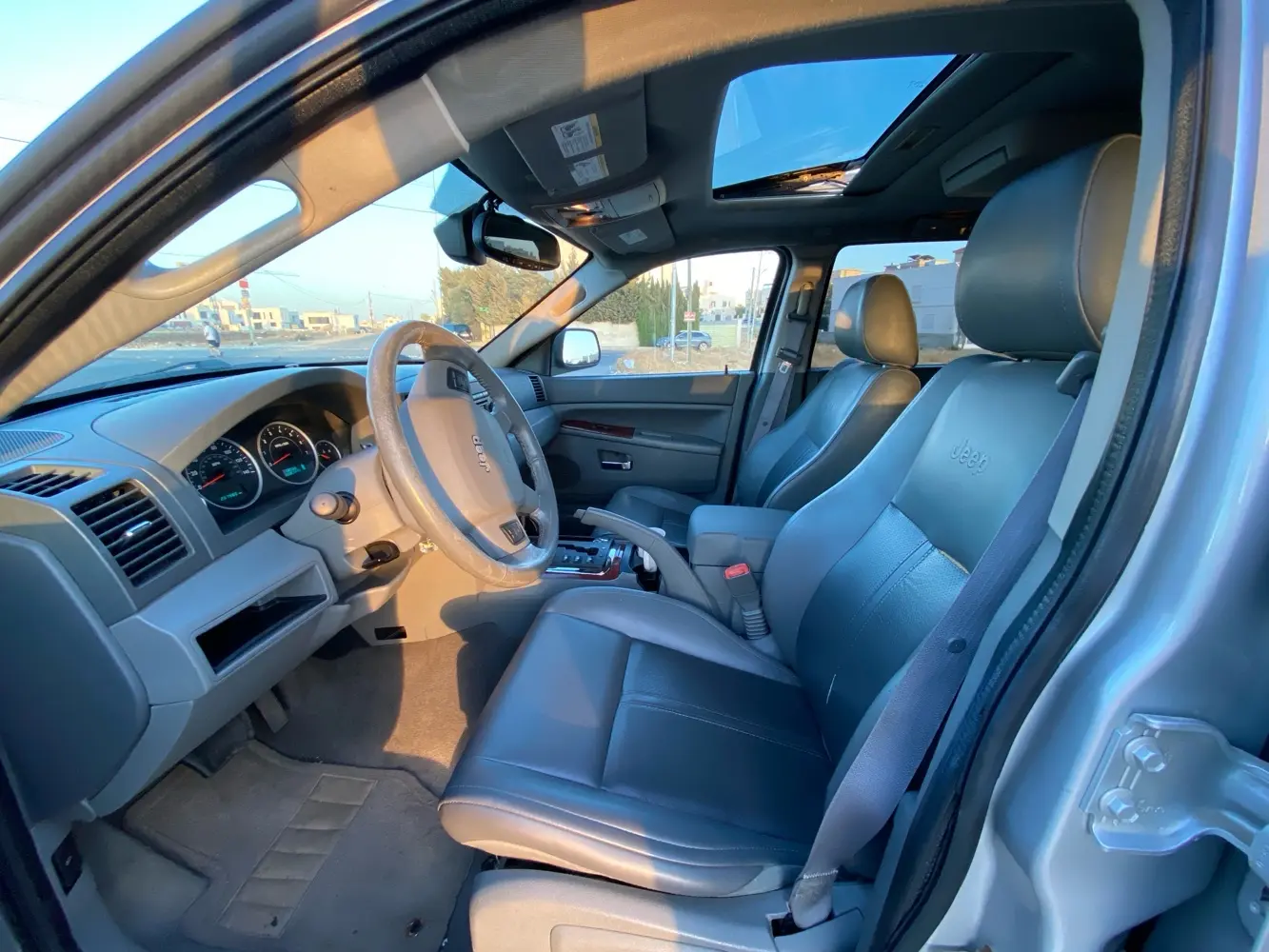 jeeb grand cherokee جيب جراند شيروكي limited