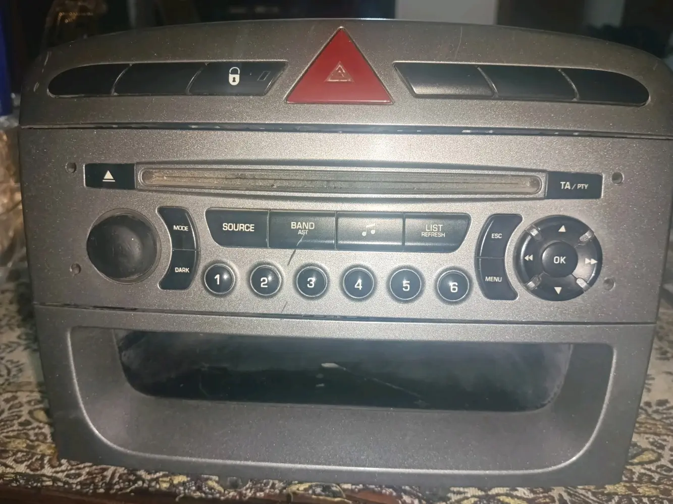 مسجل بيجو أصلي للبيع