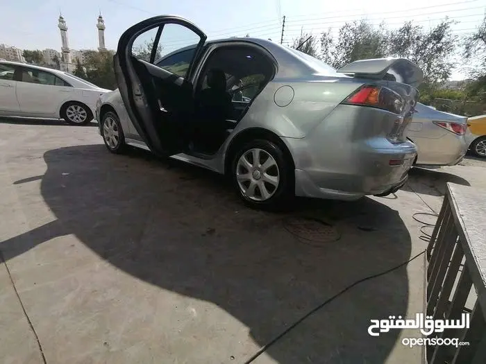للبيع او البدل ميتسوبيشي لانسر ex 2016