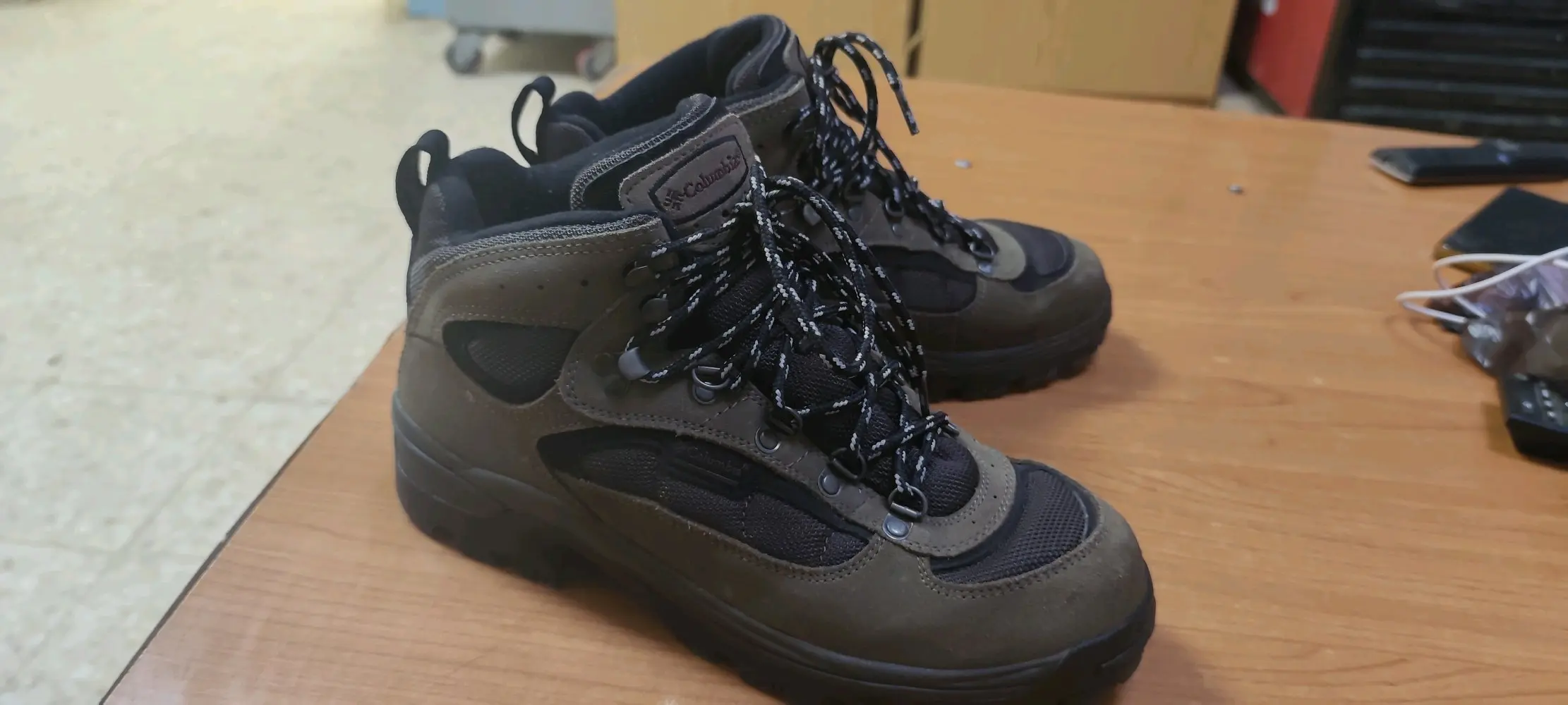 احذية تمبرلاند وكولومبيا اصلي بحال الوكالة