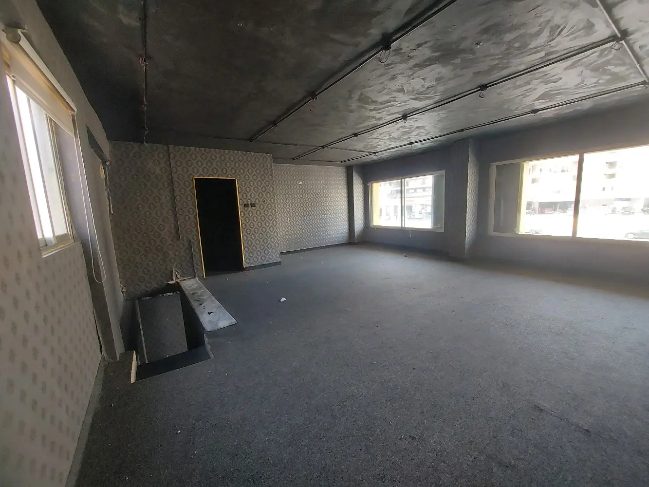 محل تجاري 50 م مع سدة 50 م بدون خلو