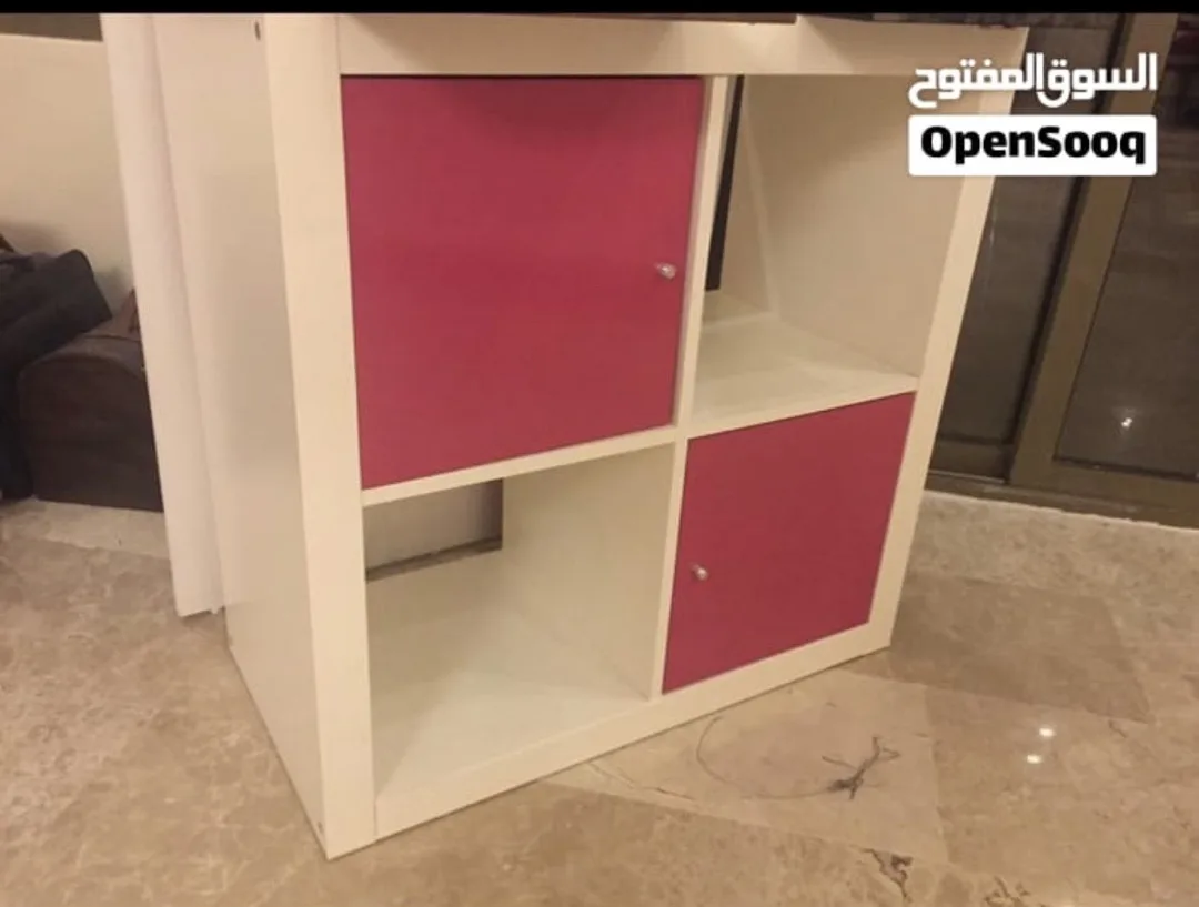 مكتب وكرسي دراسة + خزانة معلقة