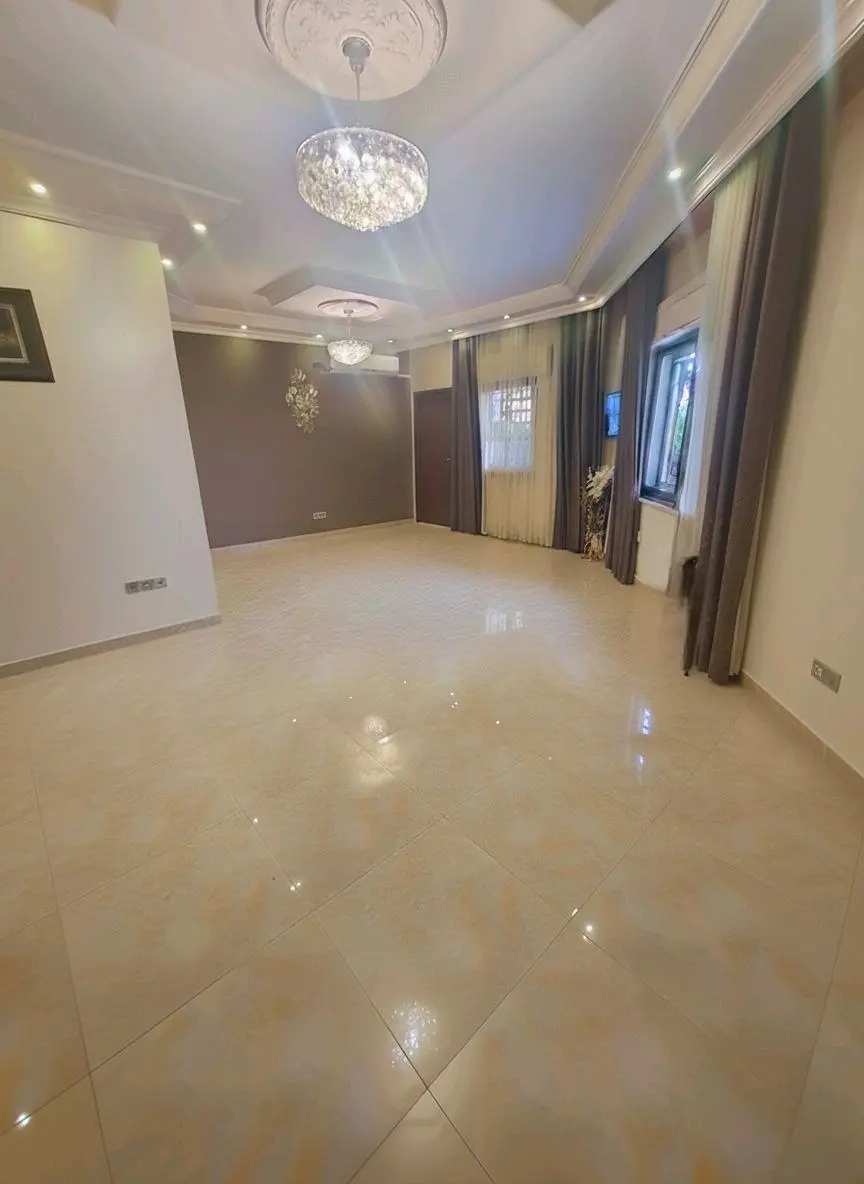 شقة ارضية للبيع في المقابلين