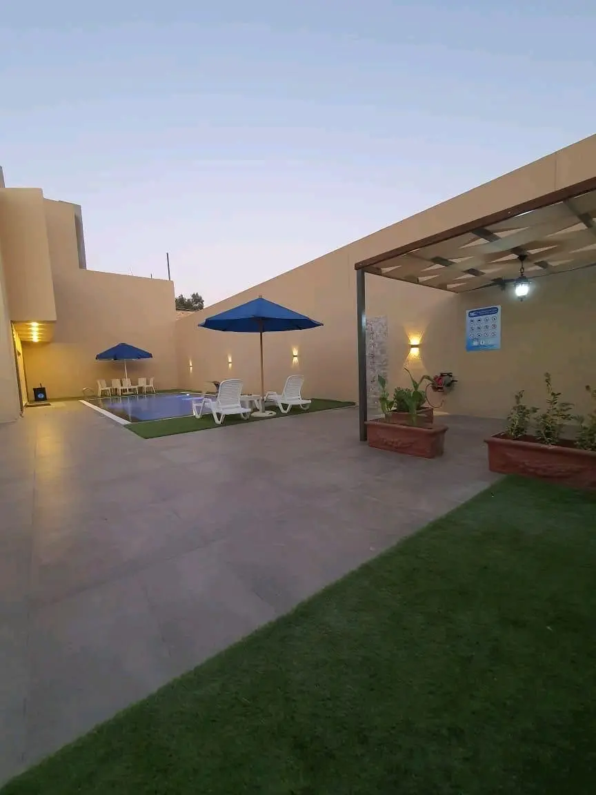 فرصة استثمارية 4 شاليهات متلاصقة للبيع جديدة