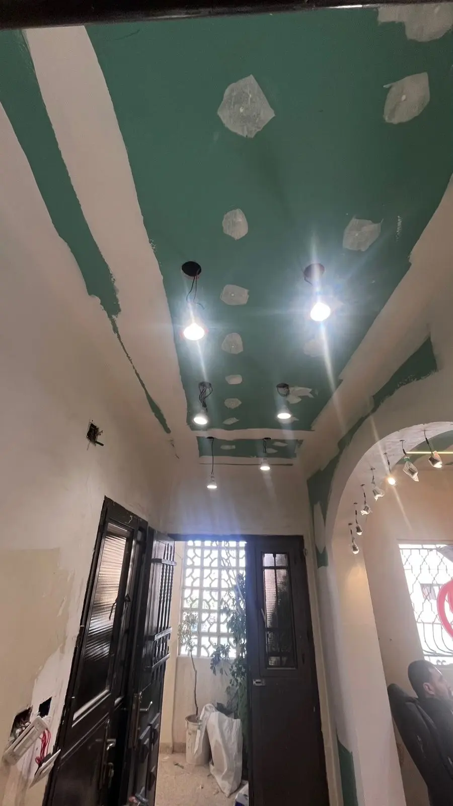 كهربجي صيانه تركيب تمديدات كمرات مراقبه صوتيات شبكات نت