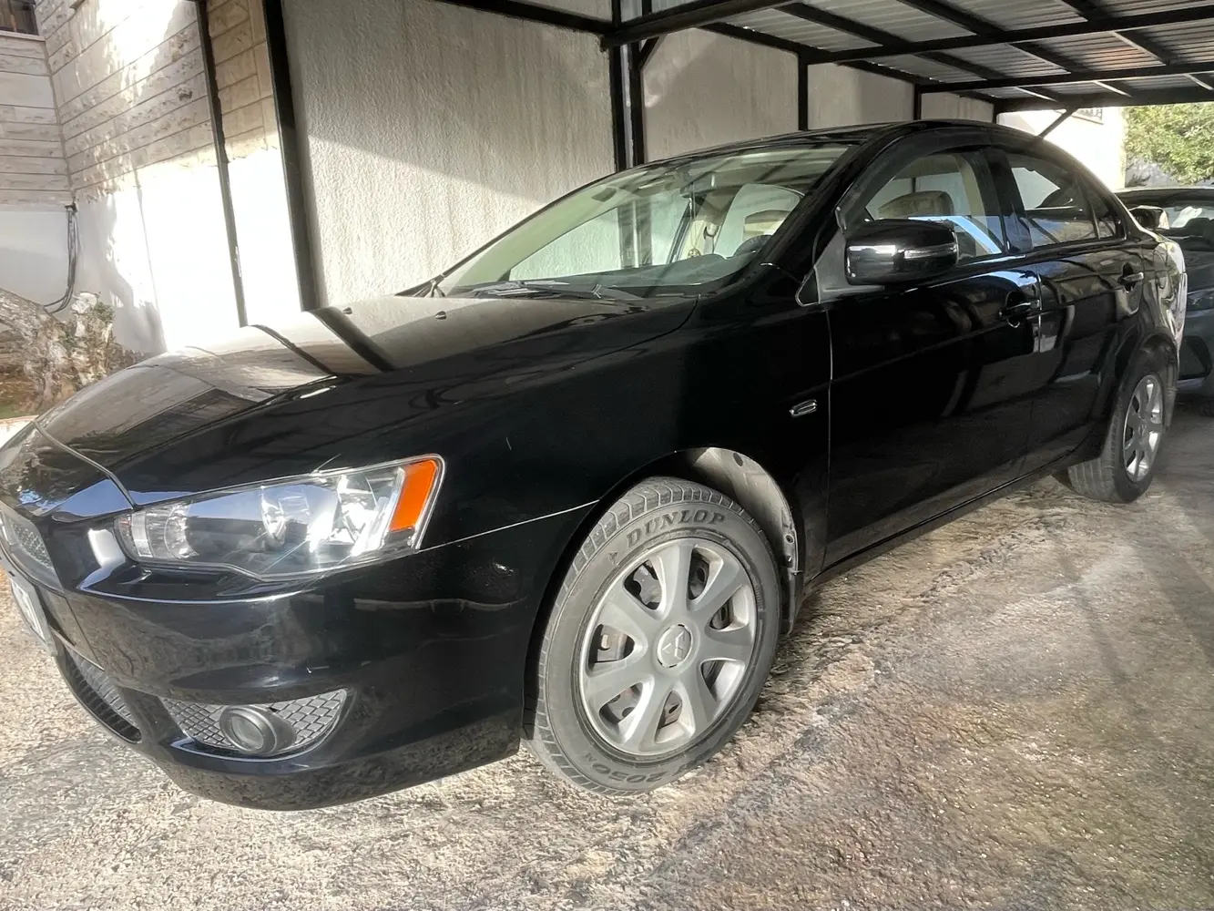 👉 لانسر EX 2015 مخزّنة – ممشى 44 ألف فقط