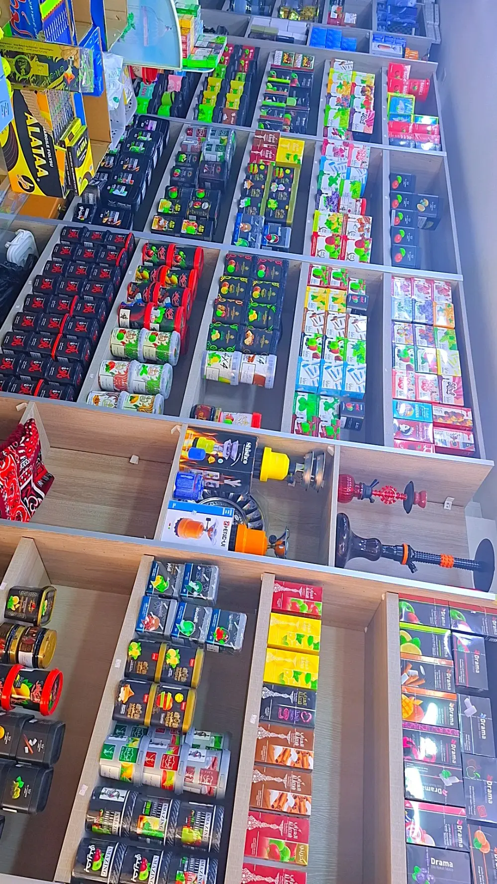 محل مستلزمات تدخين ومعسل يعمل بشكل ممتاز