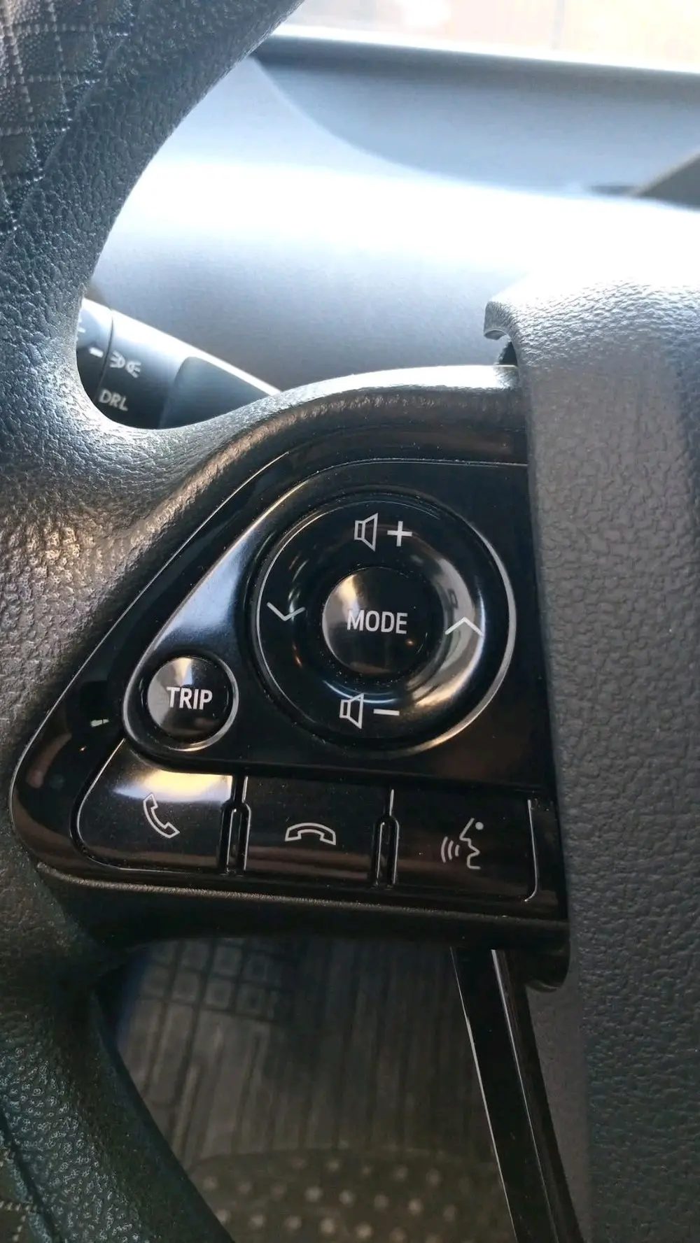 تويوتا بريوس  للبيع او البدل٢٠٢١