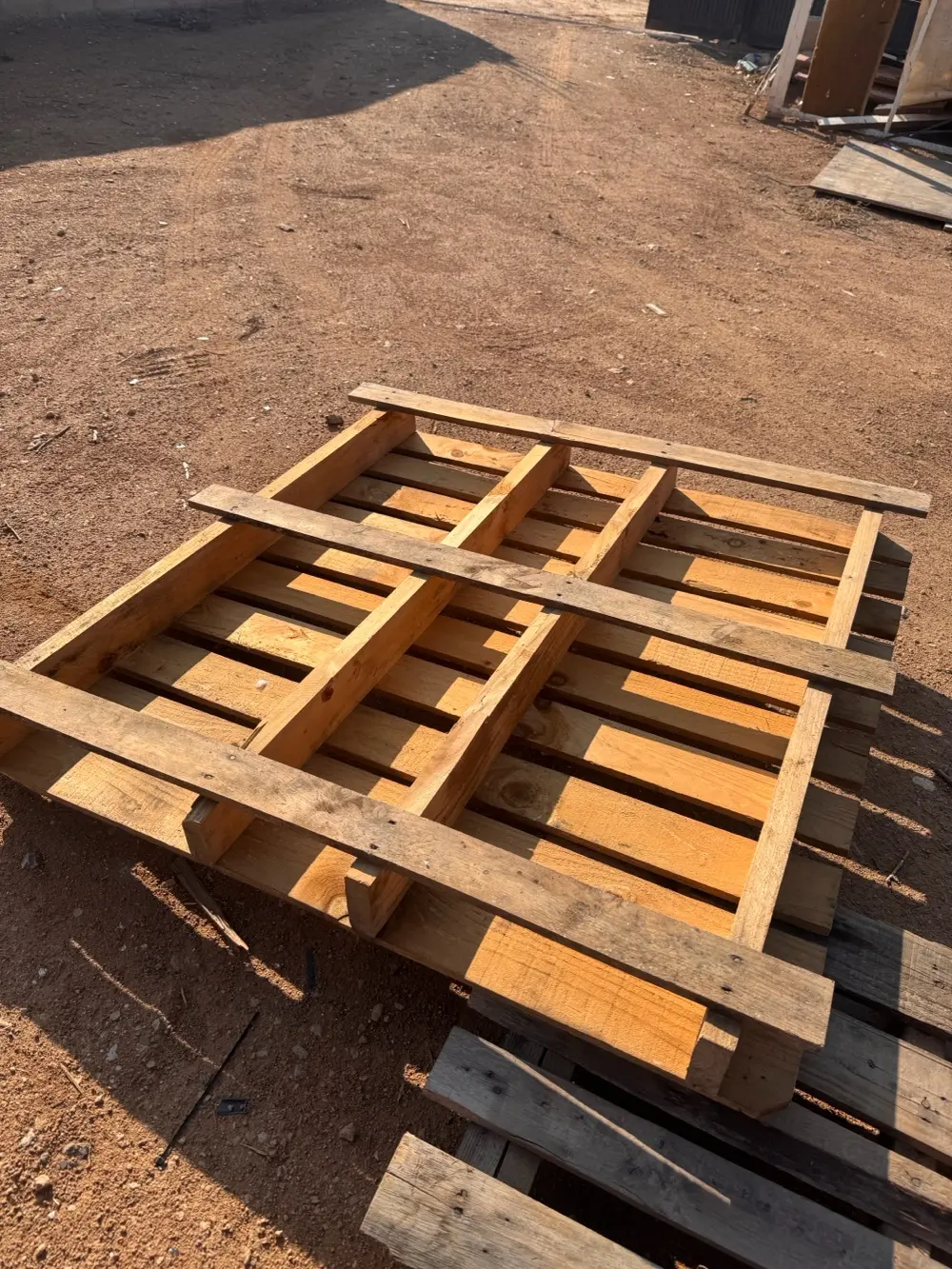 طبالي خشب وبلاستيك جميع الاحجام