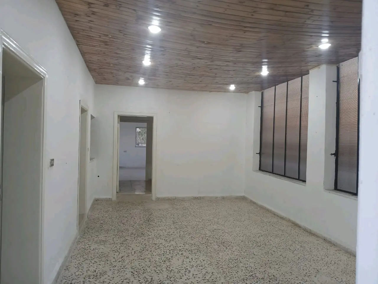 شقة غرفتين نوم مع ترس للايجار للعرسان