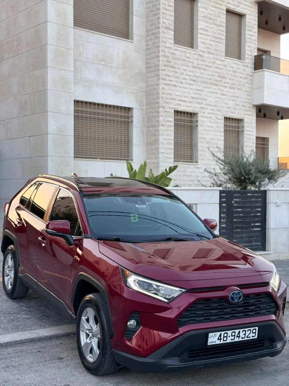 تويوتا راف 4 للبيع