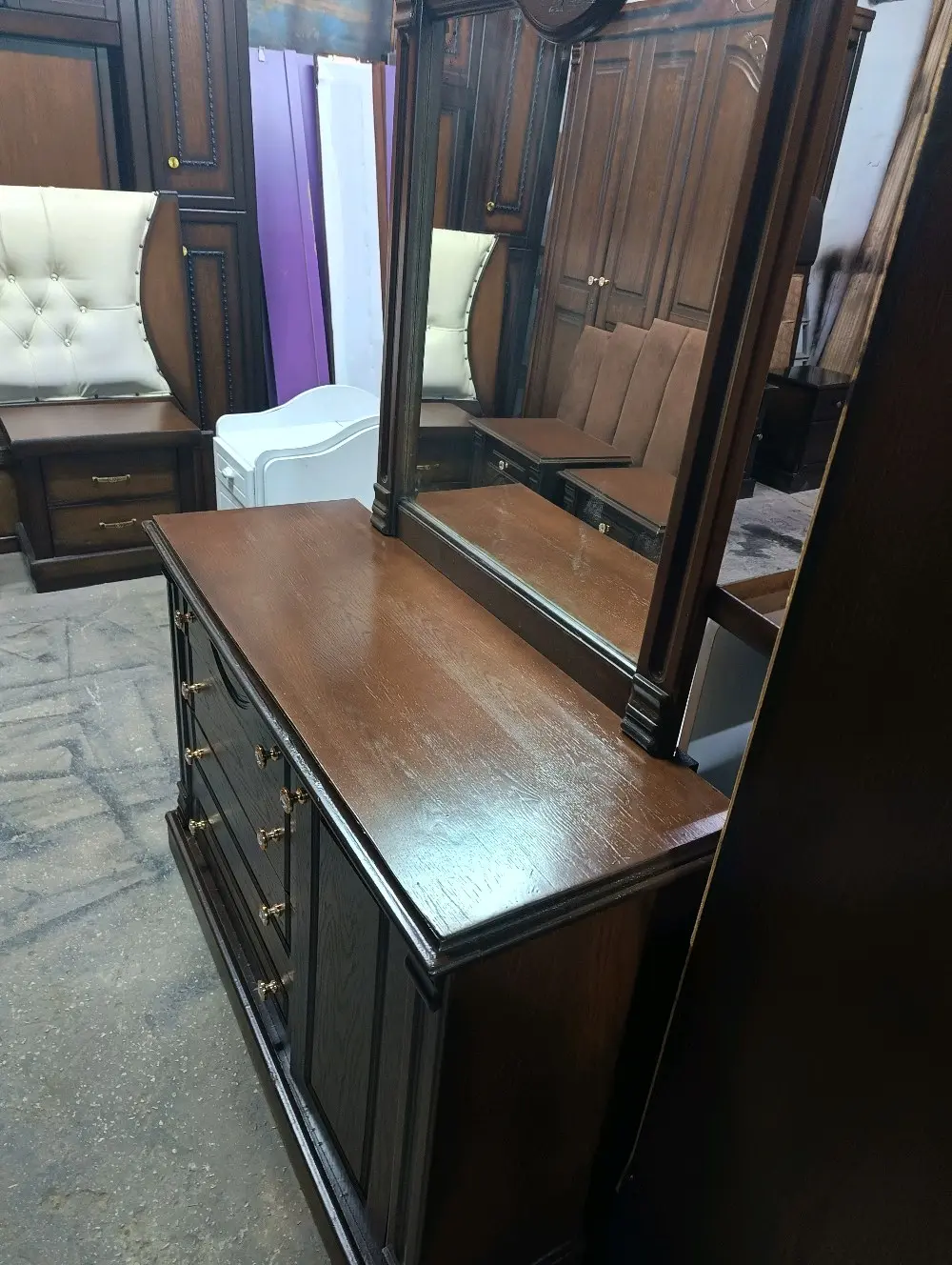 أثاث مستعمل