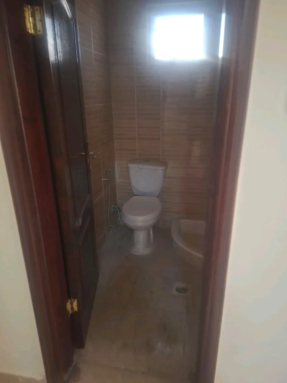 شقه للبيع كاش او بالتقسيط جديده غير مسكونه