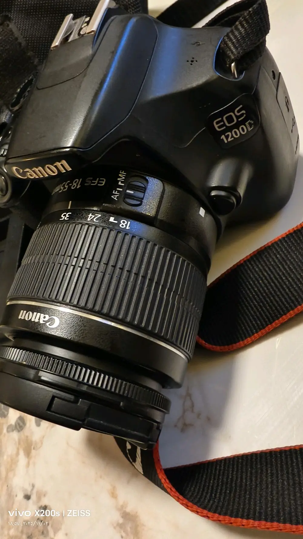 كاميرا كانون 1200D