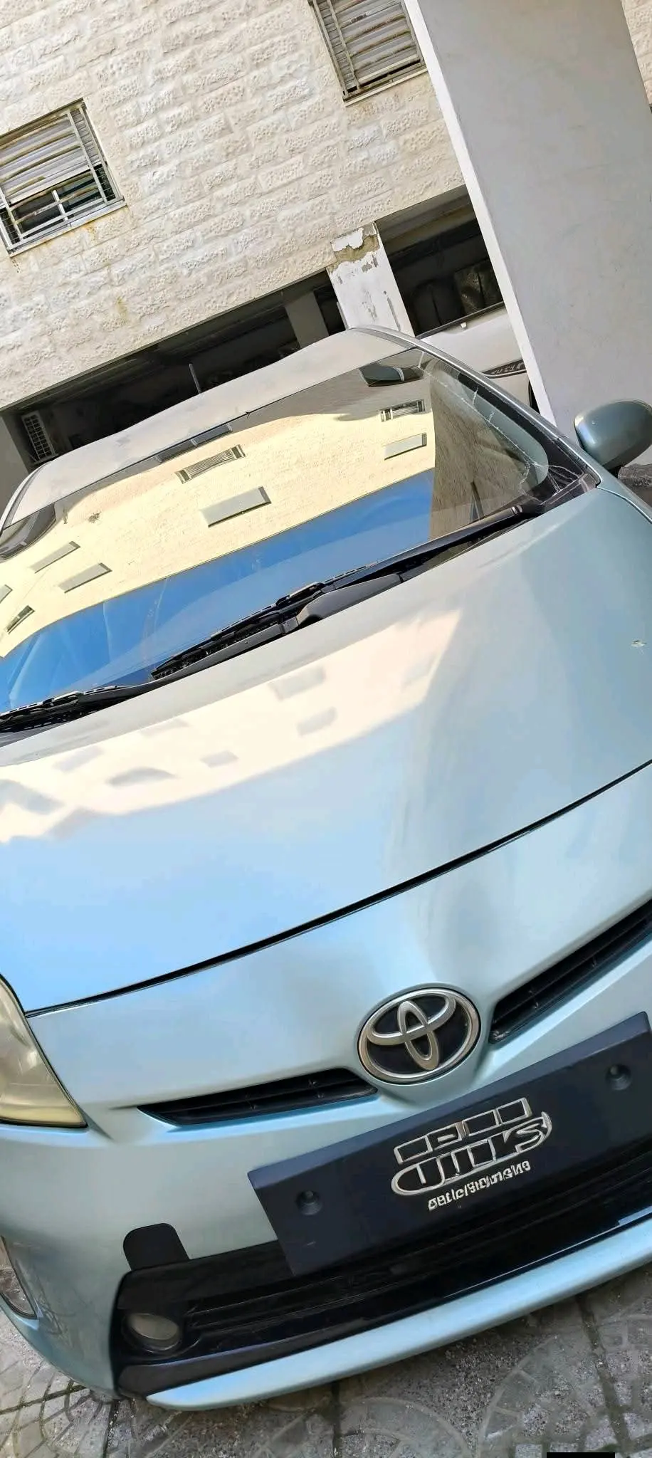 تويوتا بريوس موديل 2012