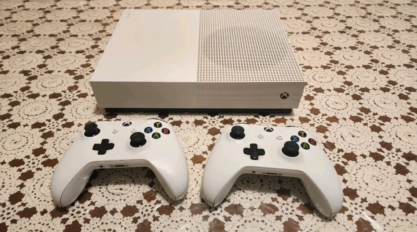 إكس بوكس ون أس - Xbox One S