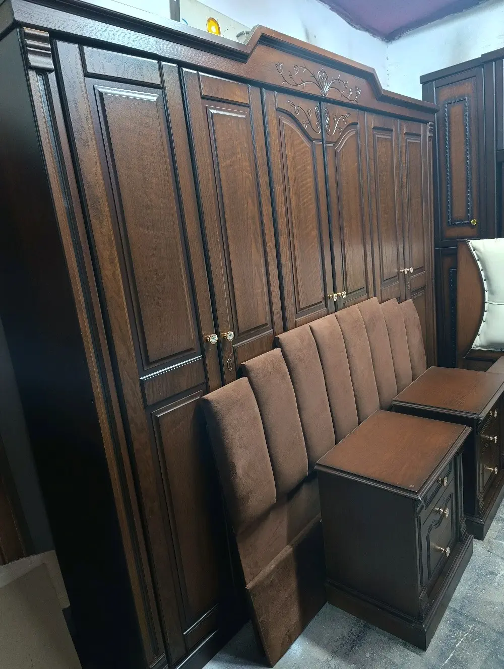 أثاث مستعمل