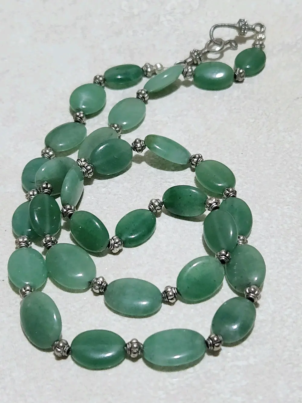 قلادة أفينتورين خضراء