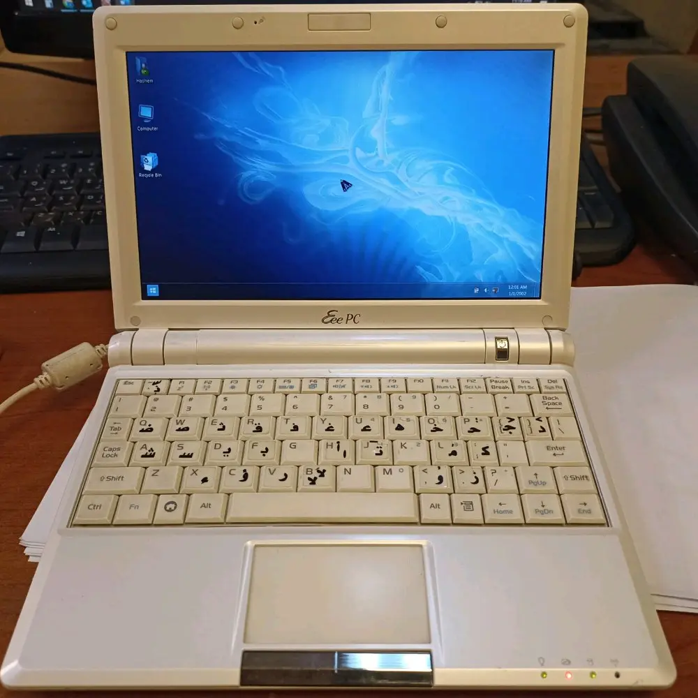 اي لابتوب ب ٣٠ دينار