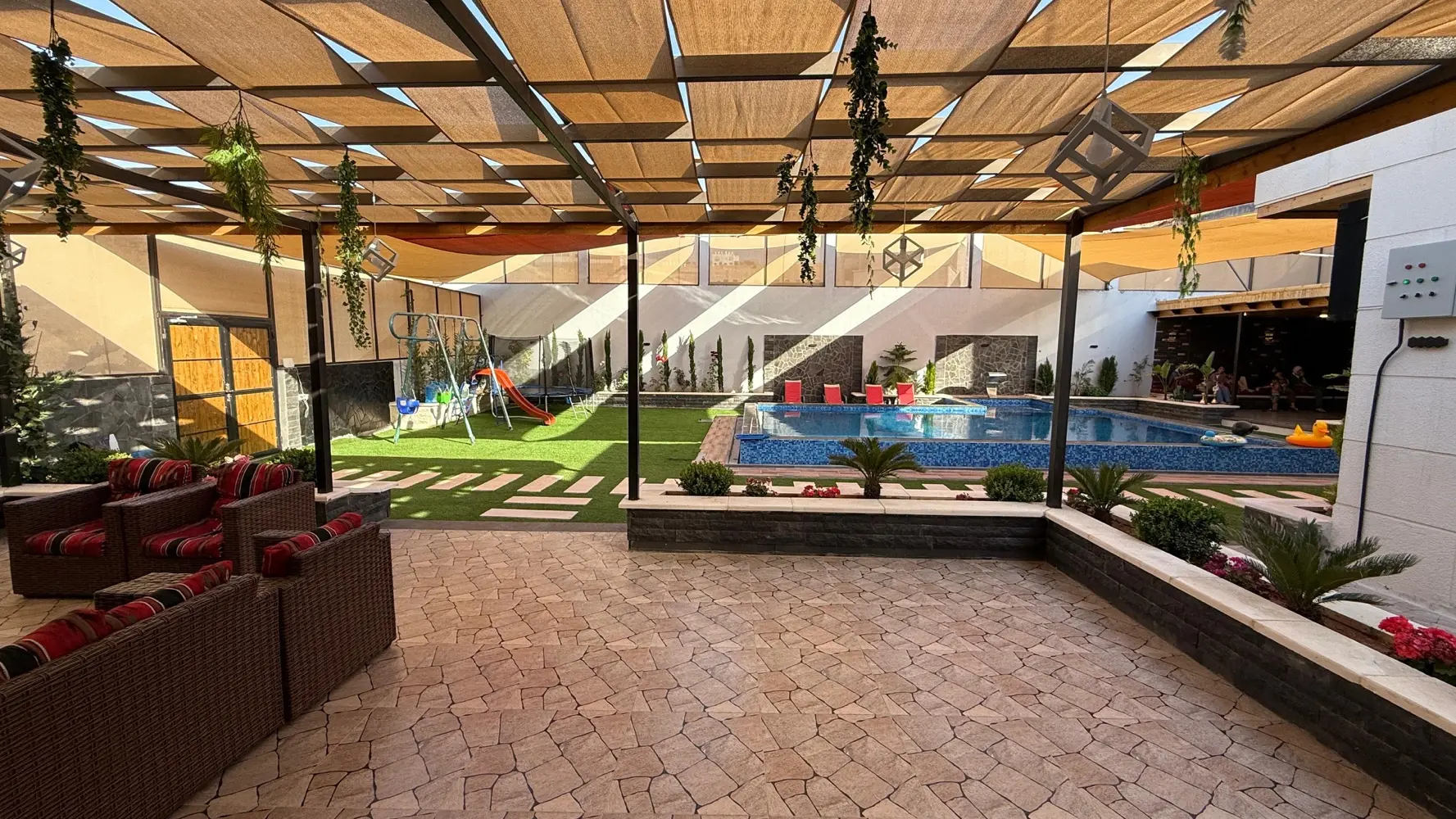 مزرعه وشاليه ابريل