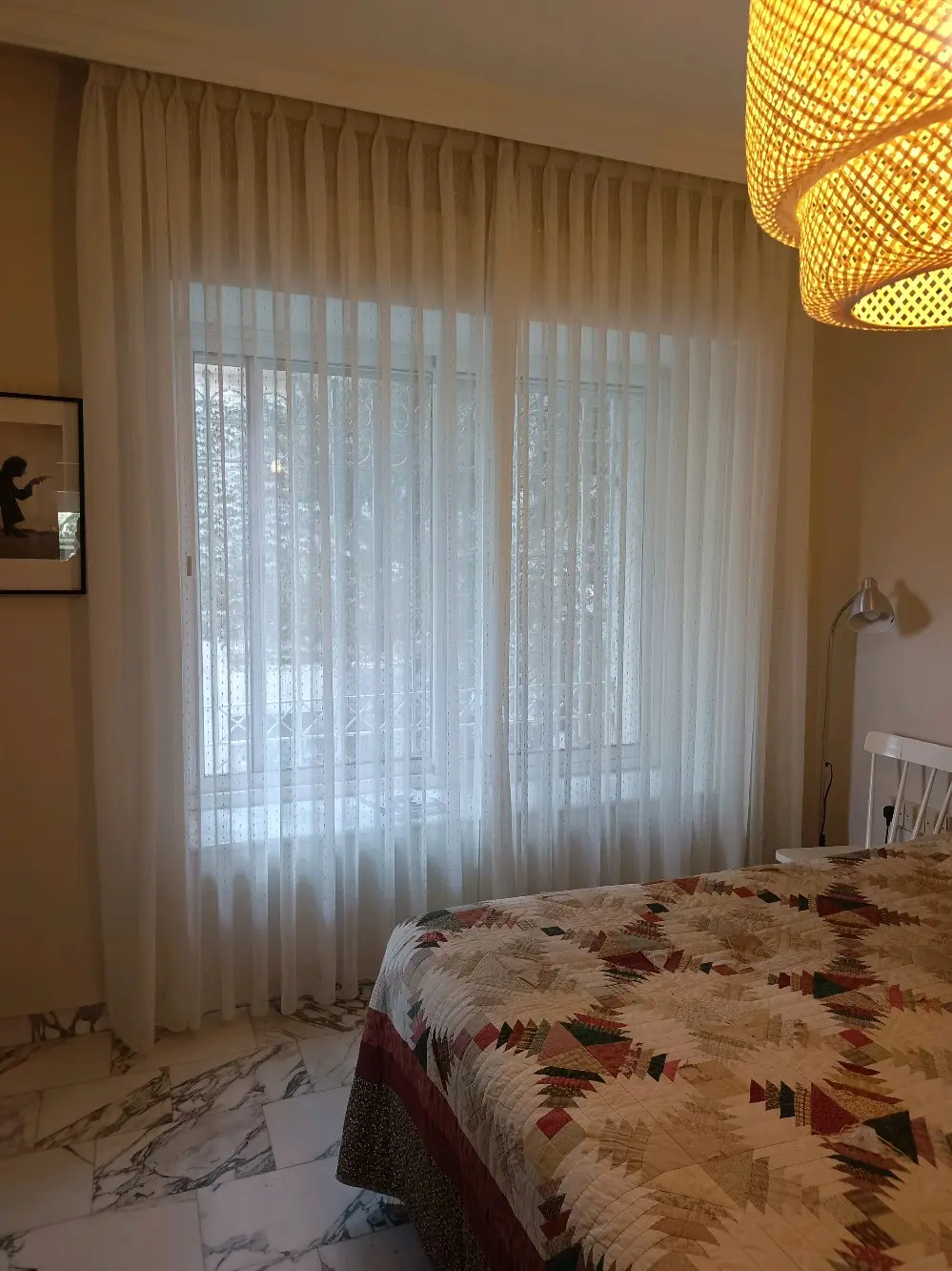 تنجيد و خياطة وتركيب جميع انواع الستائر