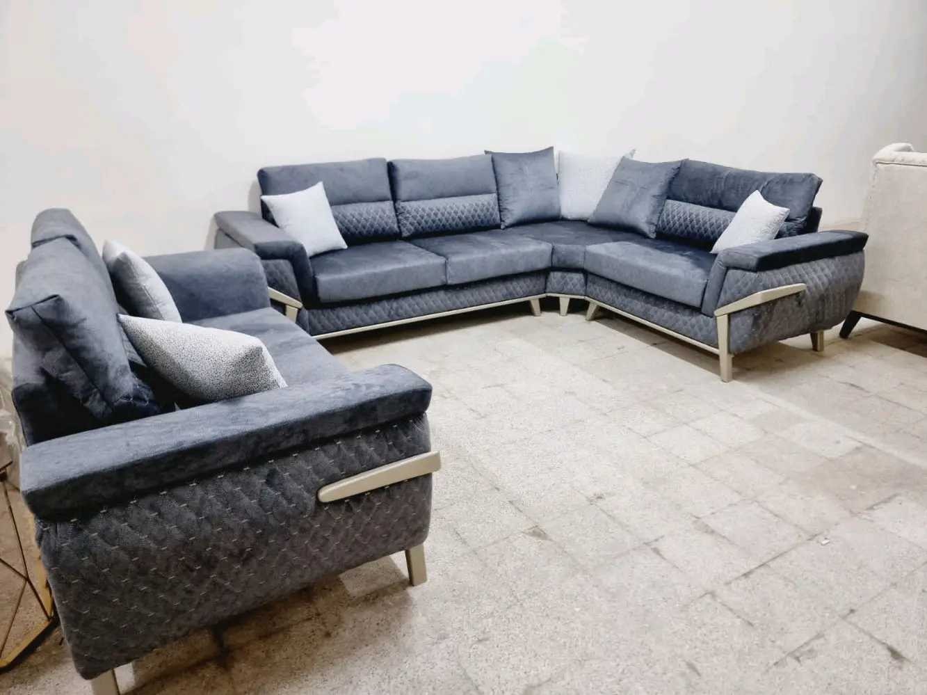 اطقم كنب وكورنر موديلات حديثه خشب سويد 2,5 اسفنج دانلوب قماش وتربروف مكفول3سنوات