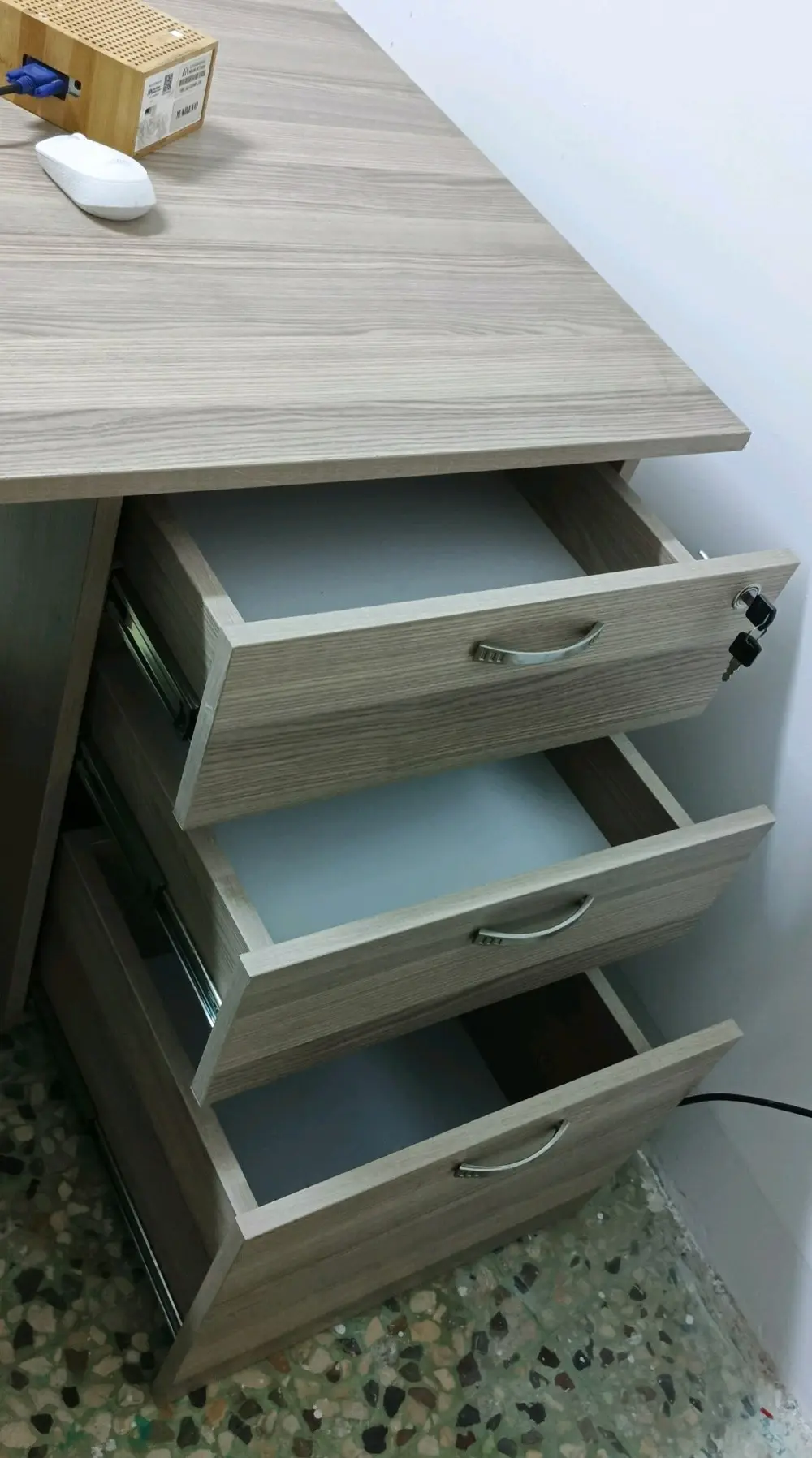 مكتب "سوبر كواليتي" خشب لامينيت 18 ملم – متانة تدوم!