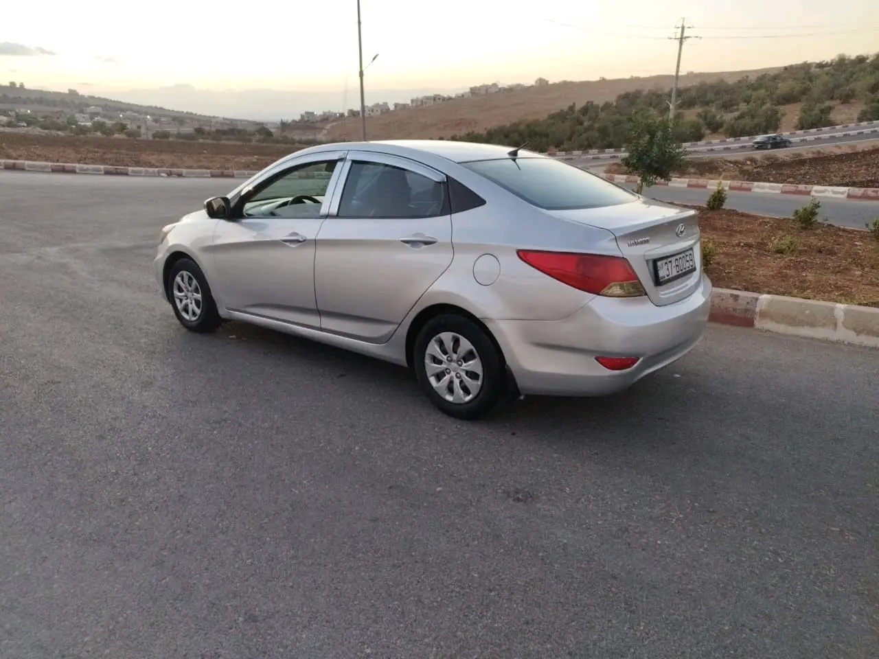 هيونداي اكسنت 2015 لون سلفر ماتور 1600 فحص 3 جيد