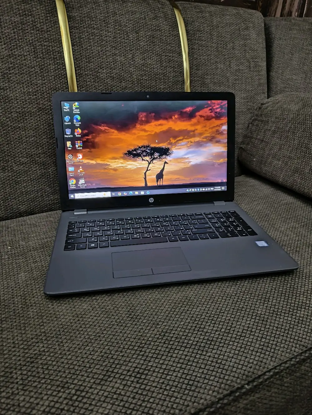 لابتوب اتش بي كور اي٣ جيل سادس مواصفات ممتازة جدا للبيع