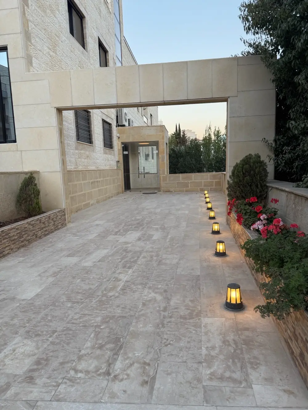 شقة للبيع دابوق ، بالقرب من المواصفات والمقاييس