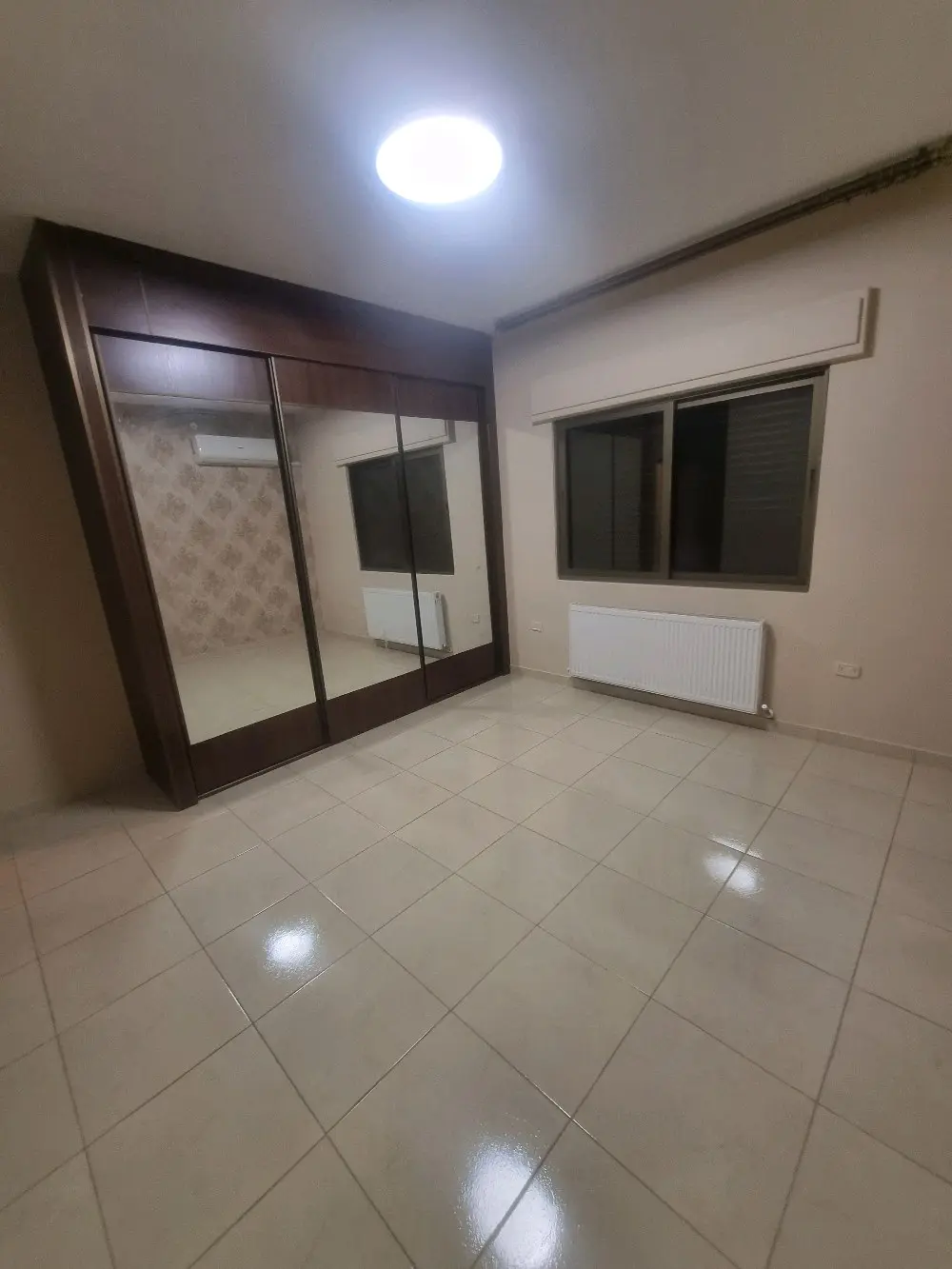 من المالك شقة طابق ثاني مساحة ١٧٧  عمان البيادر اول ابو السوس خلف مسجد حسين خواج