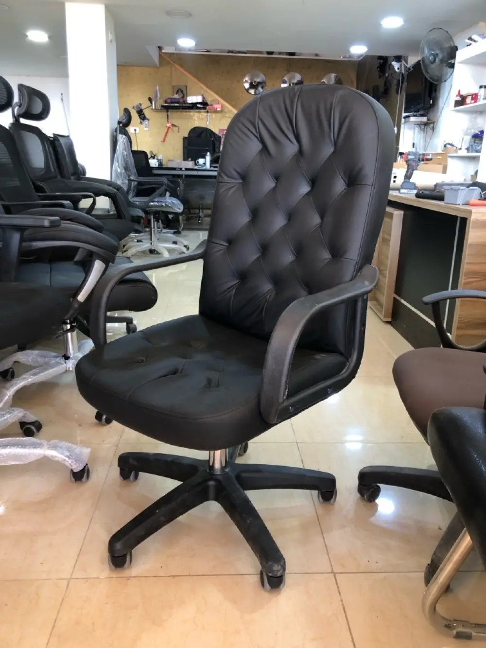 القباني للاثاث المكتبي