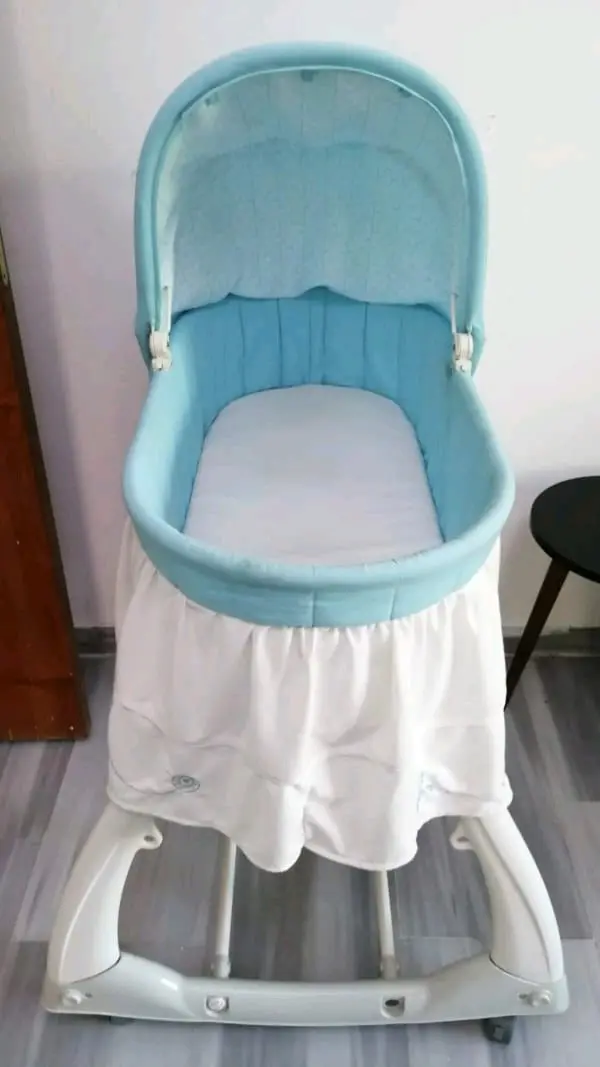 تخت بيبي متحرك