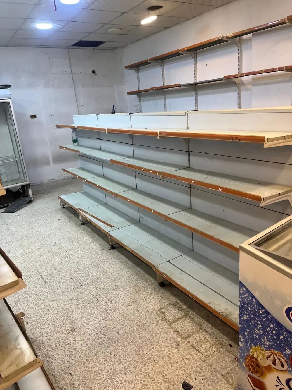 ديكور سوبرماركت للبيع