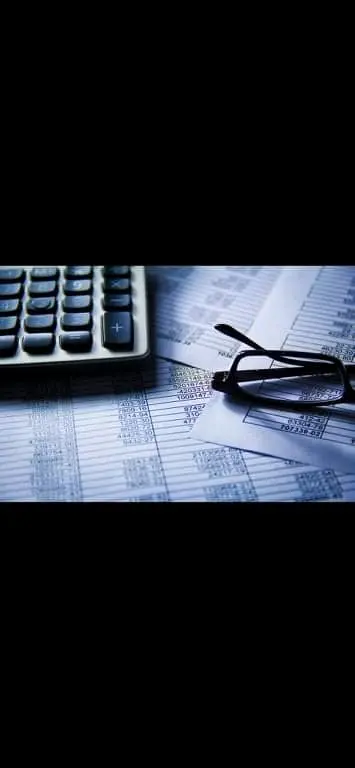 أستاذ محاسبة و اقتصاد حاصل على الامتياز لطلاب الجامعات