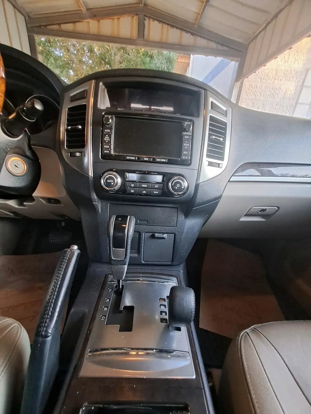 متشوبيشي باجيرو 2015