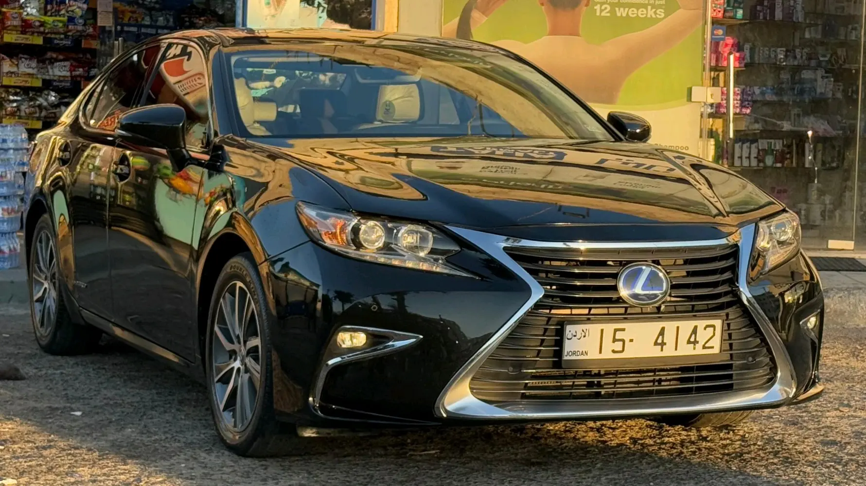 لكزس ES300 لون اسود