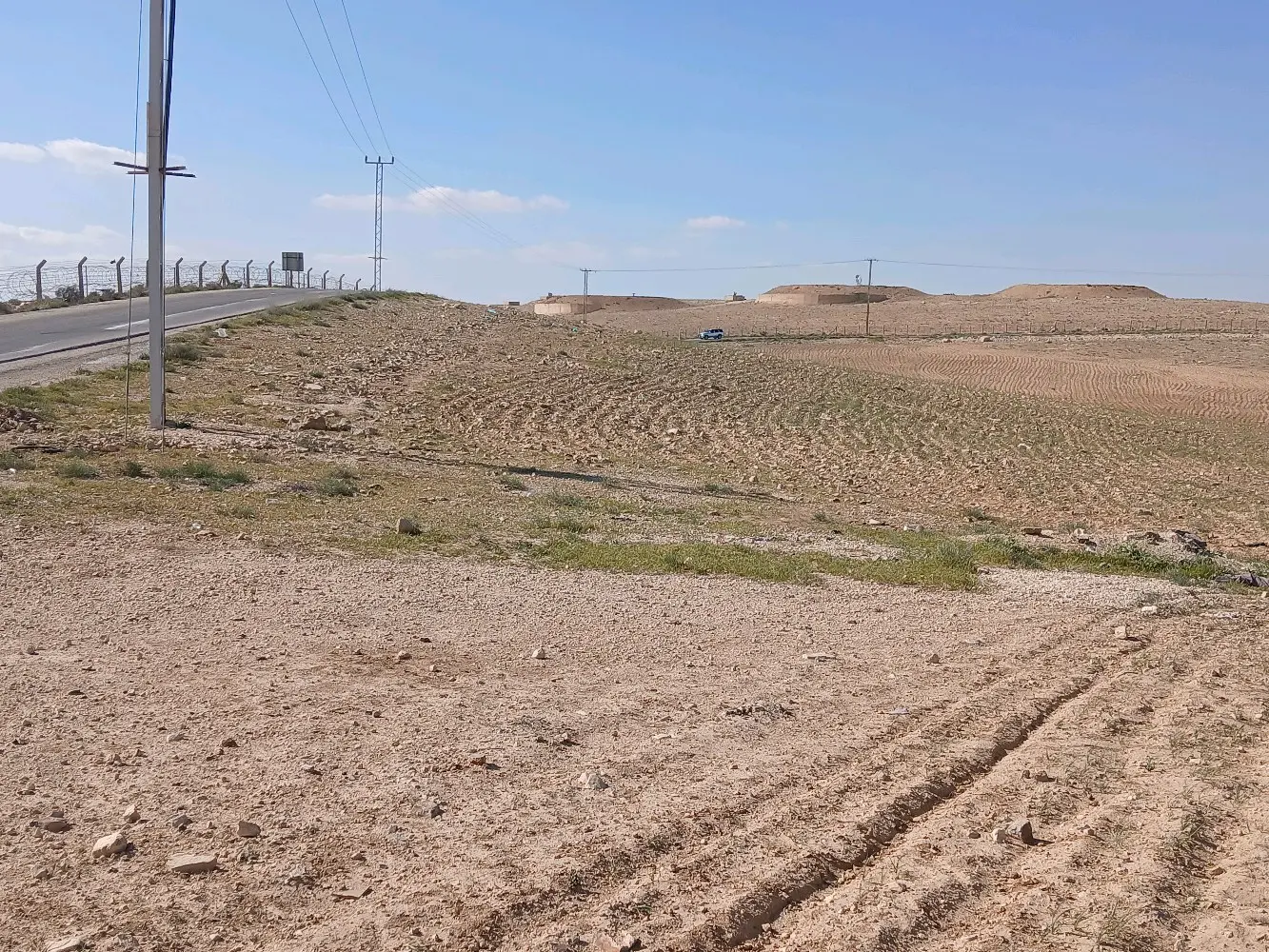 أرض مميزة للإستثمار أو لبناء مزرعة فاخرة