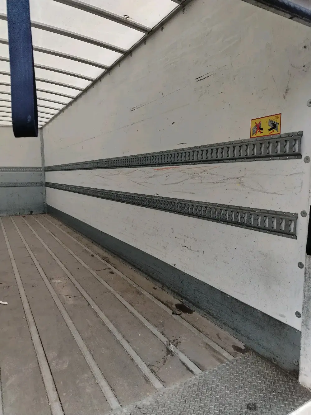 صندوق  حافظة للبيع