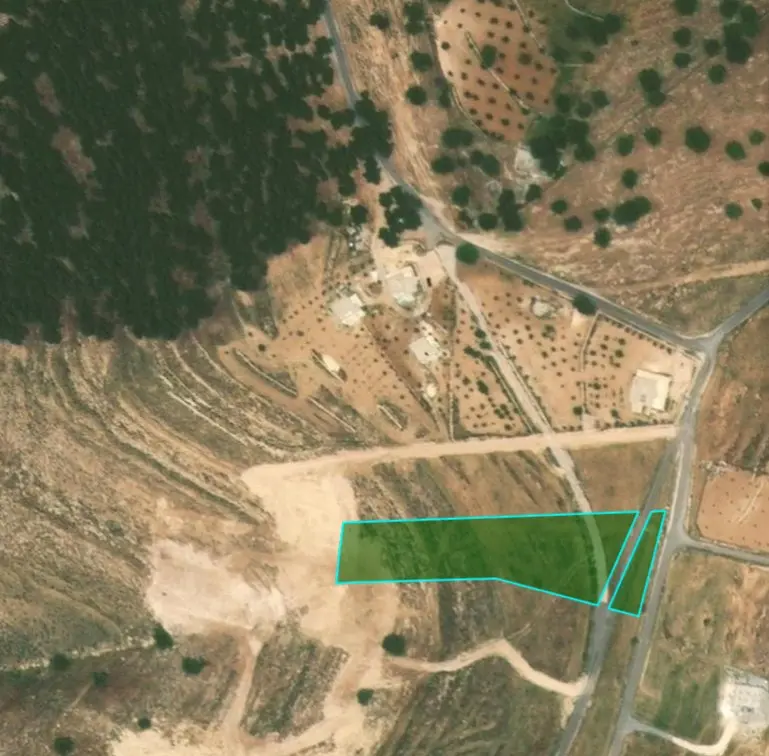 أرض للبيع في الكمشة من المالك مباشرة قمة جبل و إطلالة غربية بانورامية